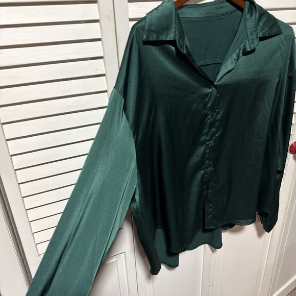 Amazon Emerald Green Satin Button Down Shirt - Picture 2 of 2